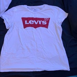 Levi’s tshirt